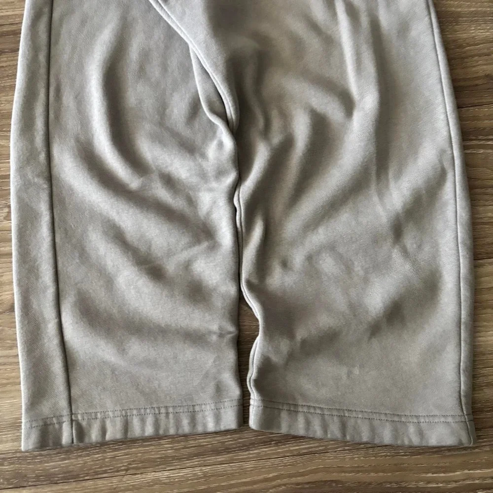 Vintage Y2K/2000s Baggy Grey Hollister Skater Sweatpants! Size M